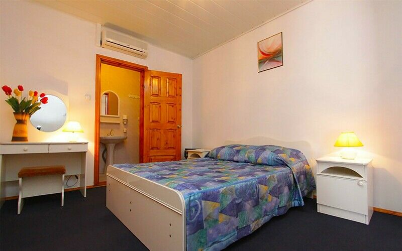 Полулюкс 2-местный с 2-спальной кроватью