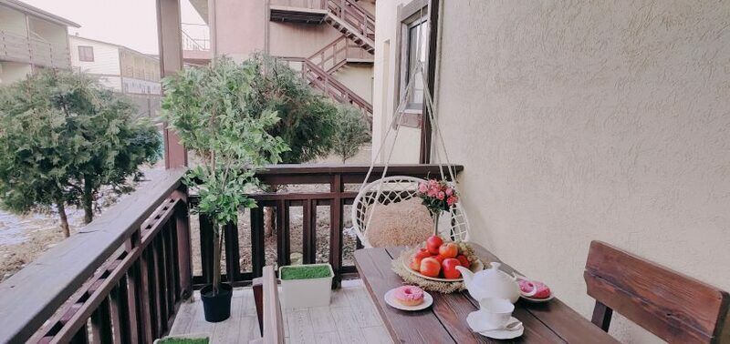 Полулюкс 3-местный (вид на территорию)