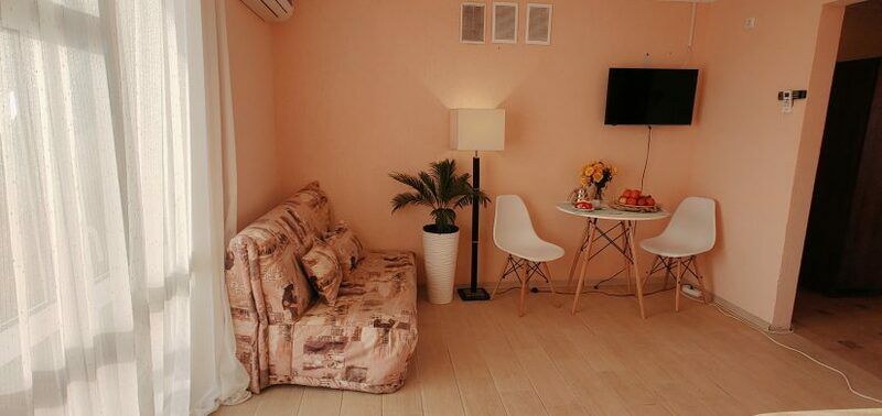 Полулюкс 5-местный (вид на территорию)