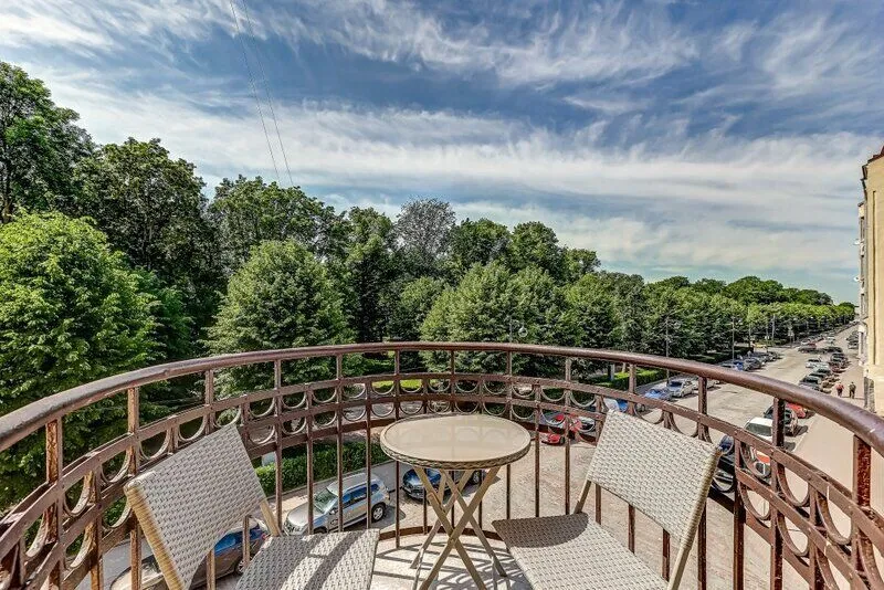 Апартаменты солнечная студия с круглым балконом, Ленинградская область: фото 2