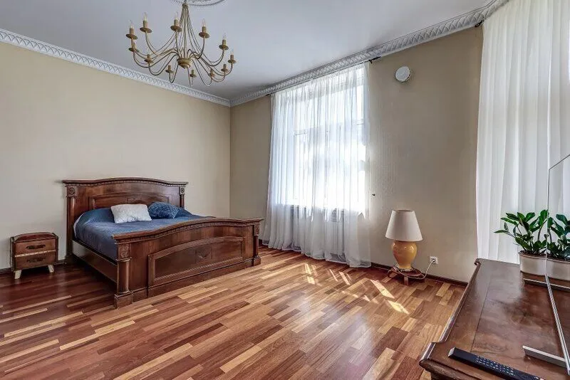 Апартаменты солнечная студия с круглым балконом, Ленинградская область: фото 4