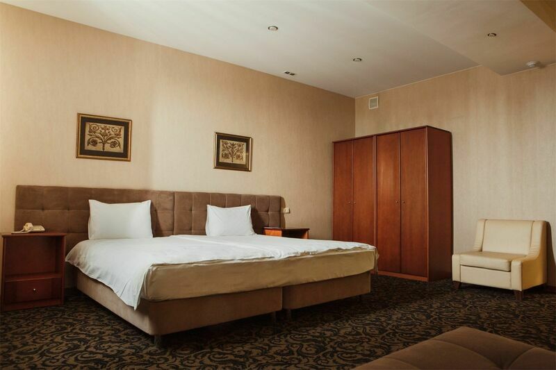 Бизнес 3-местный (DBL/TWIN, диван)