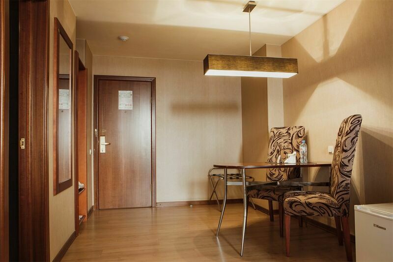 Бизнес 3-местный (DBL/TWIN, диван)