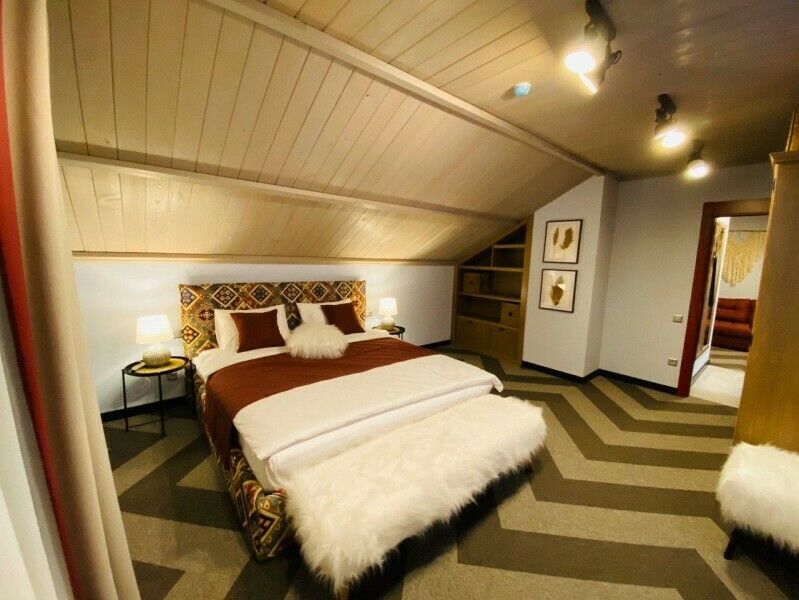 Стандартный 3-местный 1-комнатный (с балконом и видом на горы)