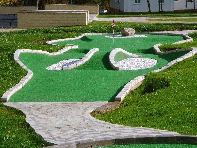 Мини-гольф