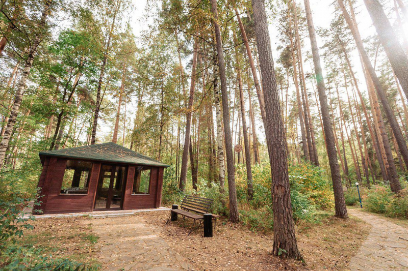 Стеклянная беседка