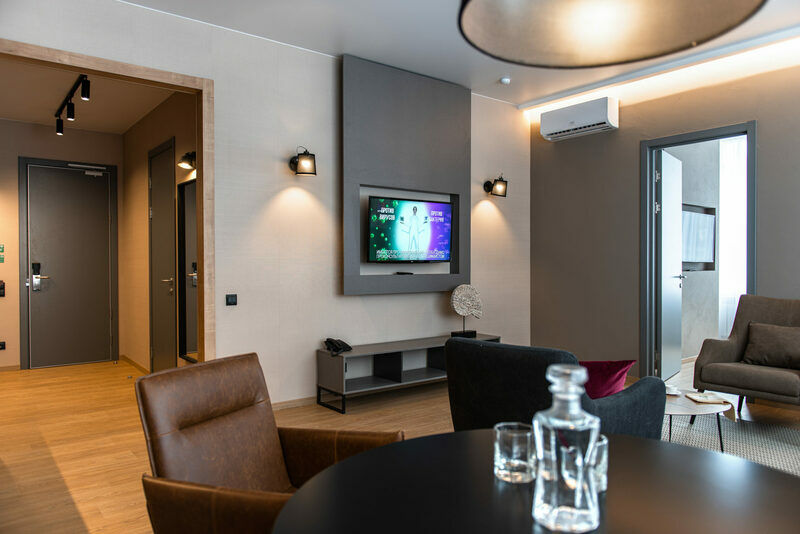 Сюит 2-местный 2-комнатный