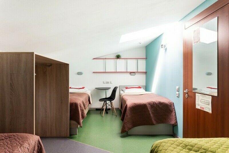 Место 4-местный (женский с одноярусными кроватями)