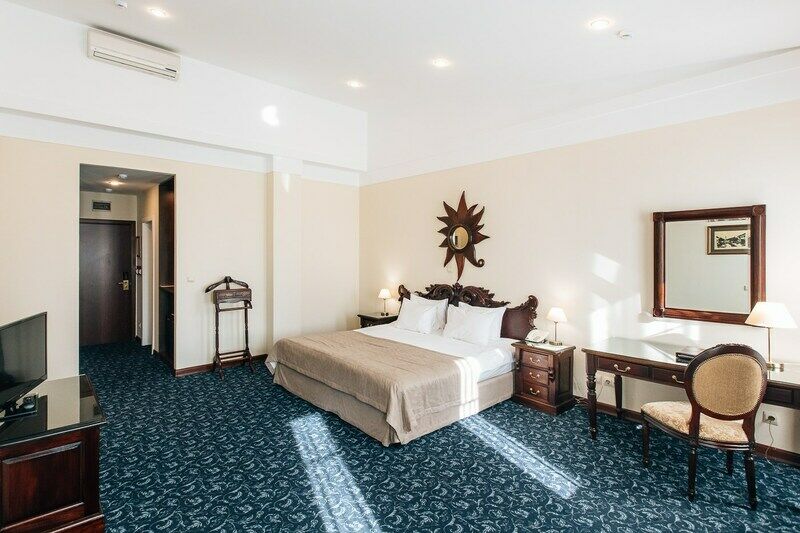 637097155002054569-01ae1bbb-e19d-47e3-aea6-523160f405ee