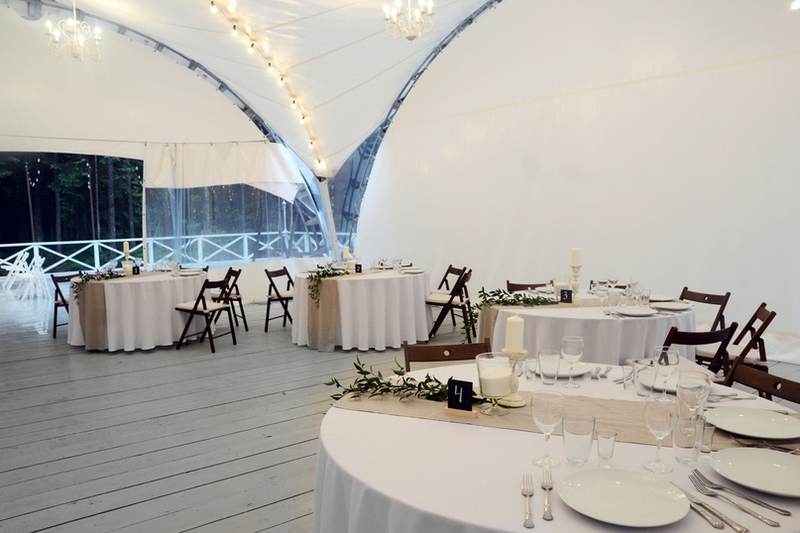 Шатер в лесу