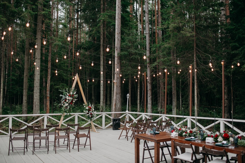 Шатер в лесу