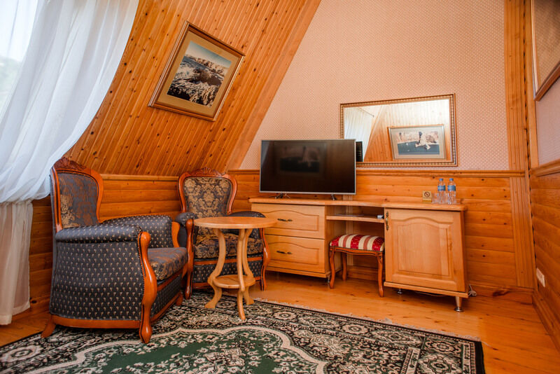 Люкс 2-местный 2-уровневый (Каминный, с малой гостиной)