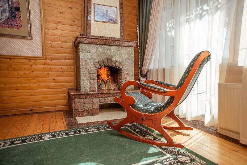 Люкс 2-местный 2-уровневый (Каминный, с малой гостиной)