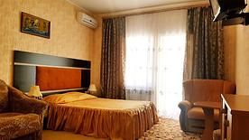 Пятиместный стандартный номер, Отель Энигма, Николаевка