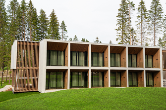 Отель Игора. Времена Года