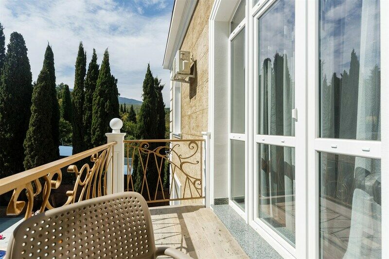 Люкс 2-местный 2-комнатный (с балконом) (6)