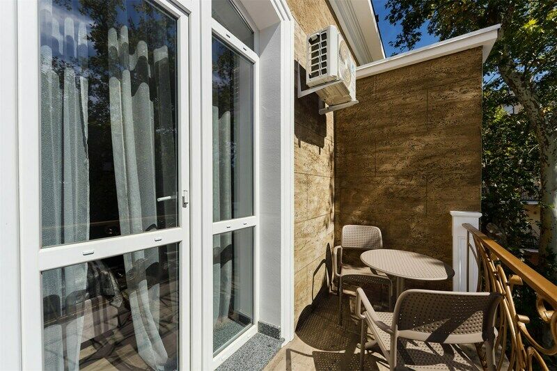 Люкс 2-местный 2-комнатный (с балконом) (9)