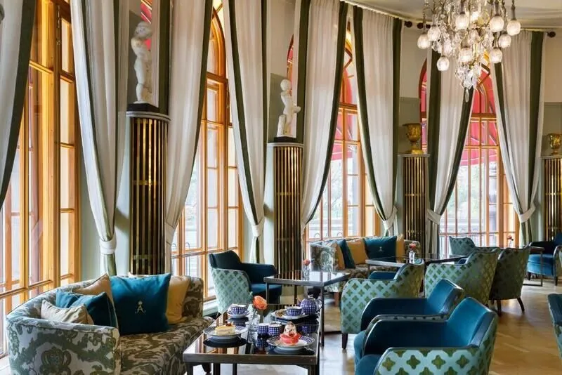 Холл | Астория, Ленинградская область