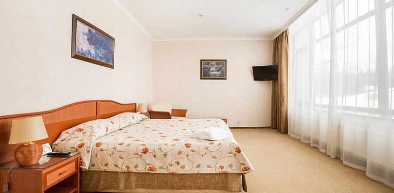 Люкс 4-местный семейный на территории СПА