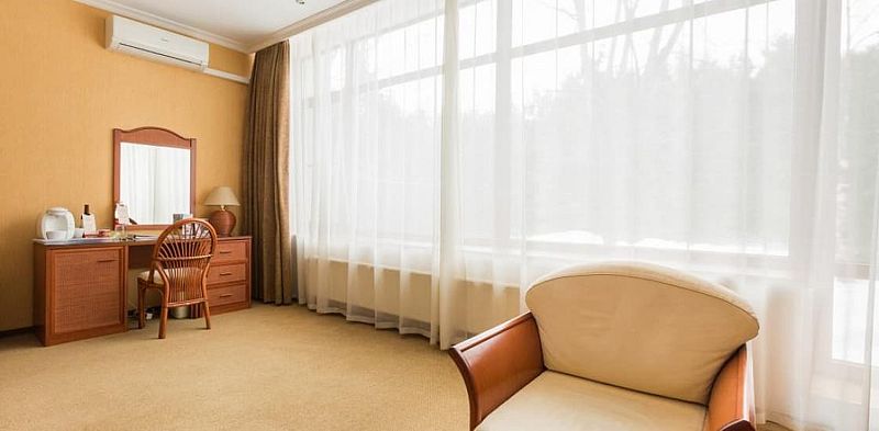 Люкс 4-местный семейный СПА