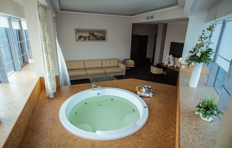 Сюит 2-местный 2-комнатный (СПА-панорама)