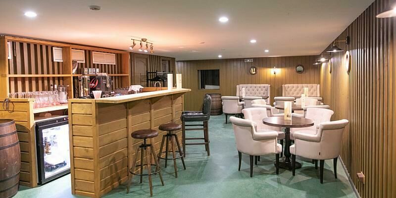 «Трюмо-бар»