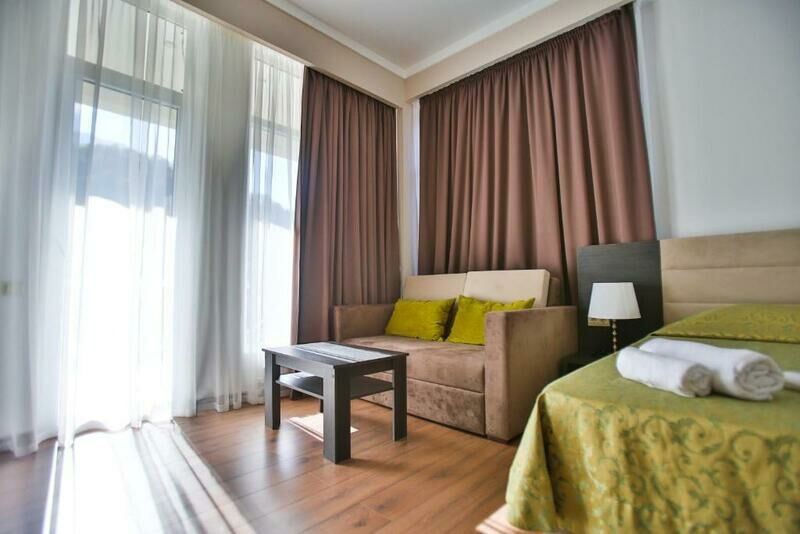 Студия 4-местный (вид на горы)