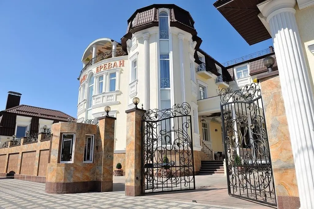 Гостинично-ресторанный комплекс Ереван, Симферополь, Крым