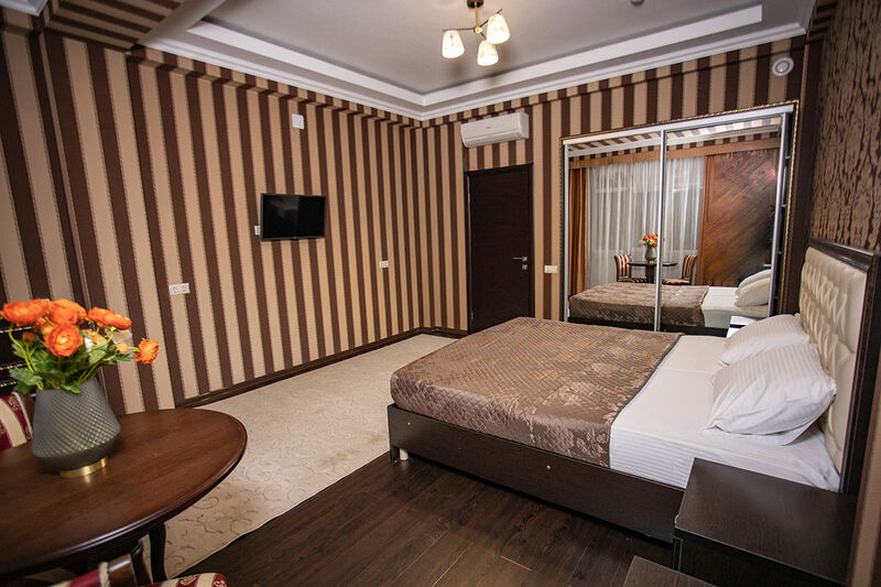 Апартаменты 5-местные (с кухней)