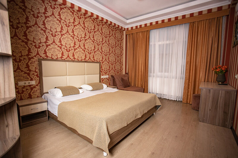 Стандартный 3-местный (вид во двор)