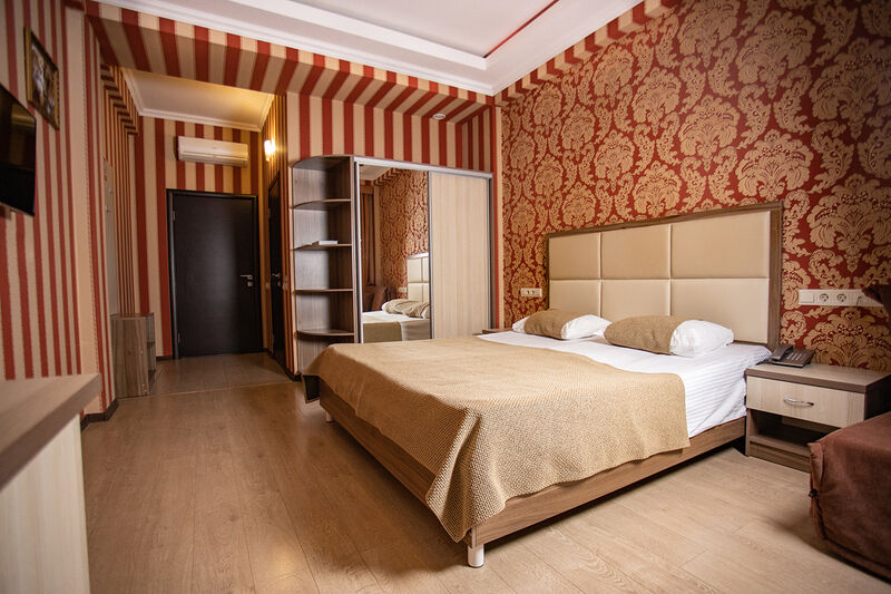 Стандартный 3-местный (вид во двор)