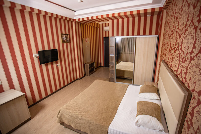 Стандартный 3-местный (вид во двор)