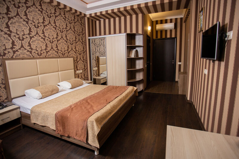 Стандартный 3-местный (вид во двор)