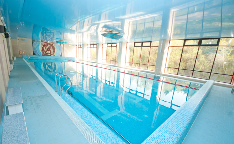 Плавательный бассейн для взрослых