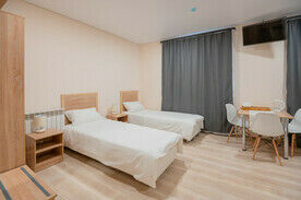 Улучшенный 3-местный DBL/TWIN с дополнительной кроватью, Гостиница Колымская, Магадан