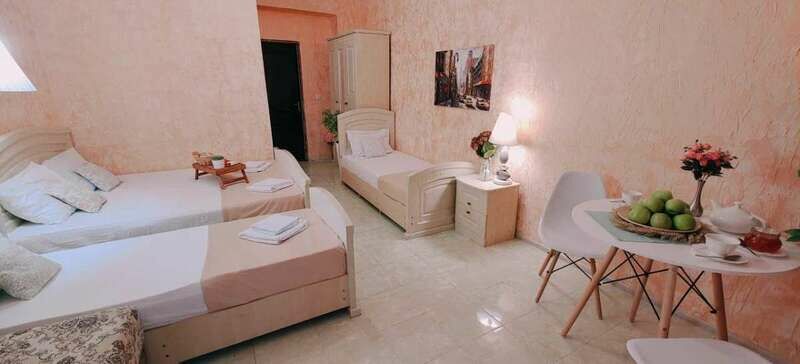 Комфорт 6-местный (боковой вид на море)