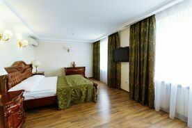 Апартаменты 4-местный 3- комнатный корпус 1, Отель Таврия, Симферополь