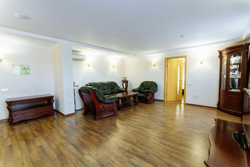 Люкс 2-местный 2-комнатный (Посольский)