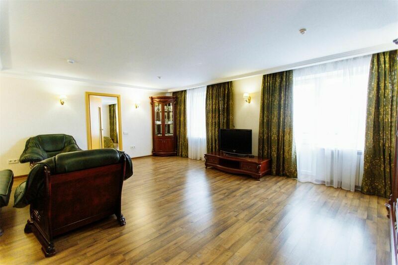 Люкс 2-местный 2-комнатный (Посольский)