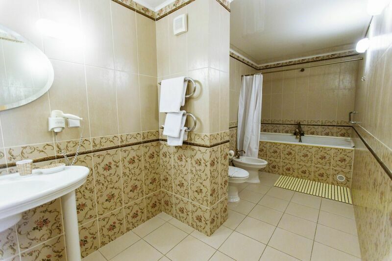 Люкс 2-местный 2-комнатный (Посольский)