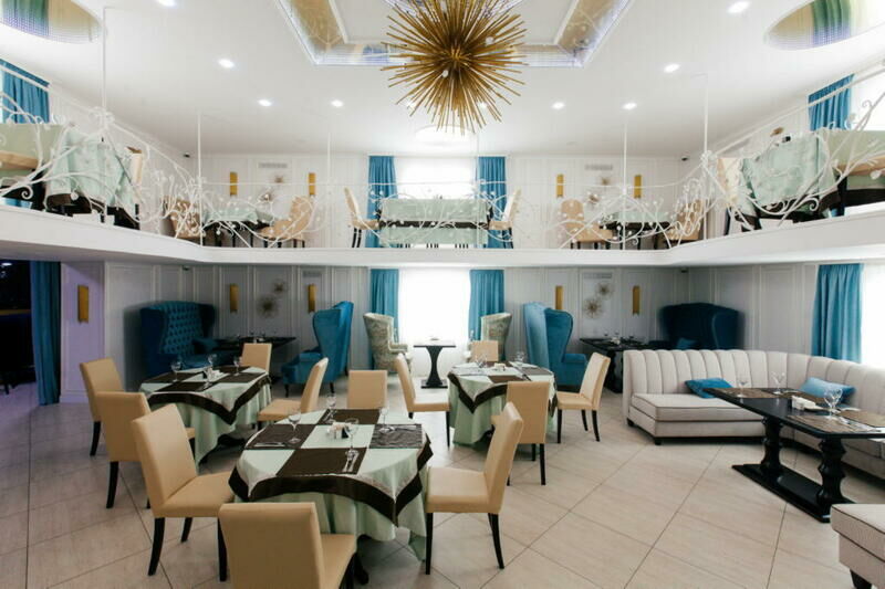 Основной зал