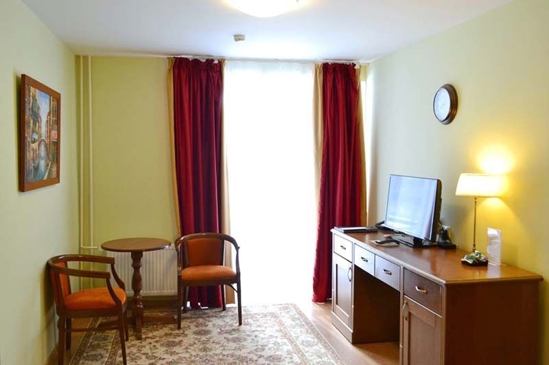 Люкс 4-местный 3-комнатный (корпус №6)