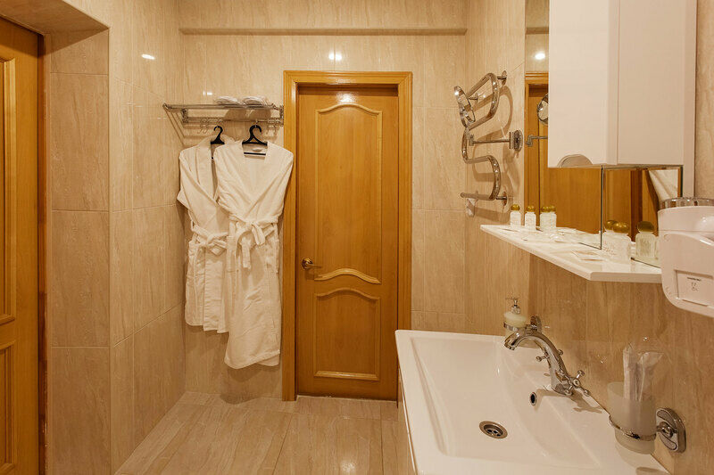 Джуниор сюит 2-местный 2-комнатный (корпус 2)