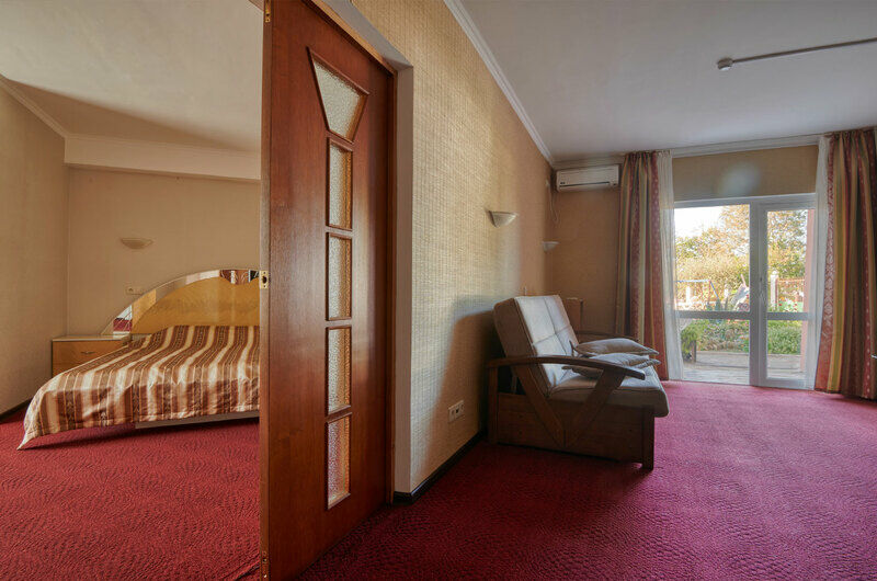 Апартаменты 2-местные 2-комнатные (с кондиционером)