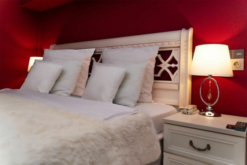 Люкс 4-местный 2-уровневый + (с гидромассажной ванной)