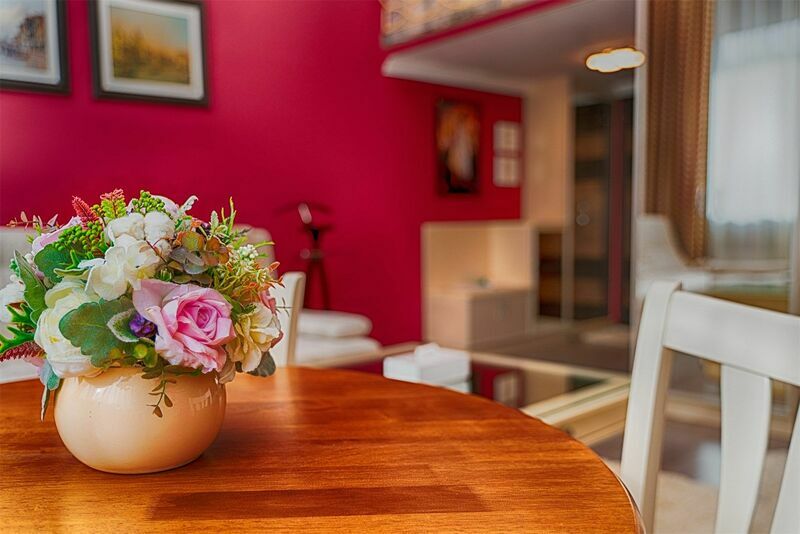 Люкс 4-местный 2-уровневый + (с гидромассажной ванной)