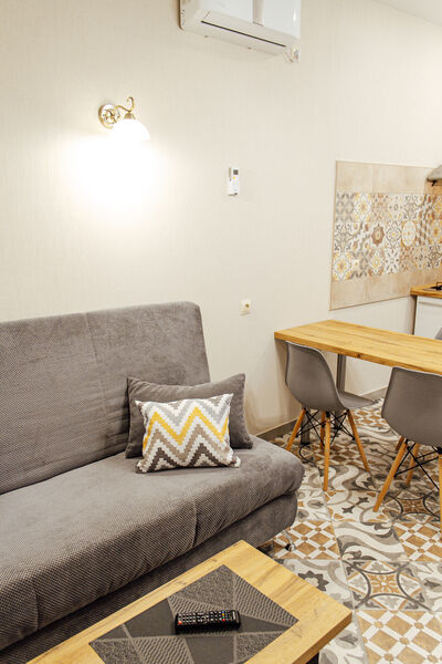 Апартаменты 4-местные Улучшенные (с балконом)