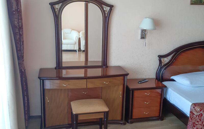 Люкс 2-местный 2-комнатный с джакузи