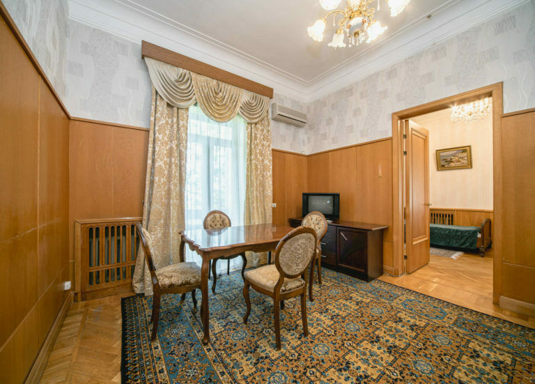 Люкс 2-местный 3-комнатный (корпус 2, вид на море)