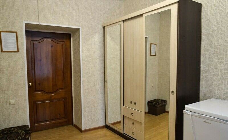 Люкс 2-местный 2-комнатный № 1,3,4,5,6,7 корпус «Звездочный»